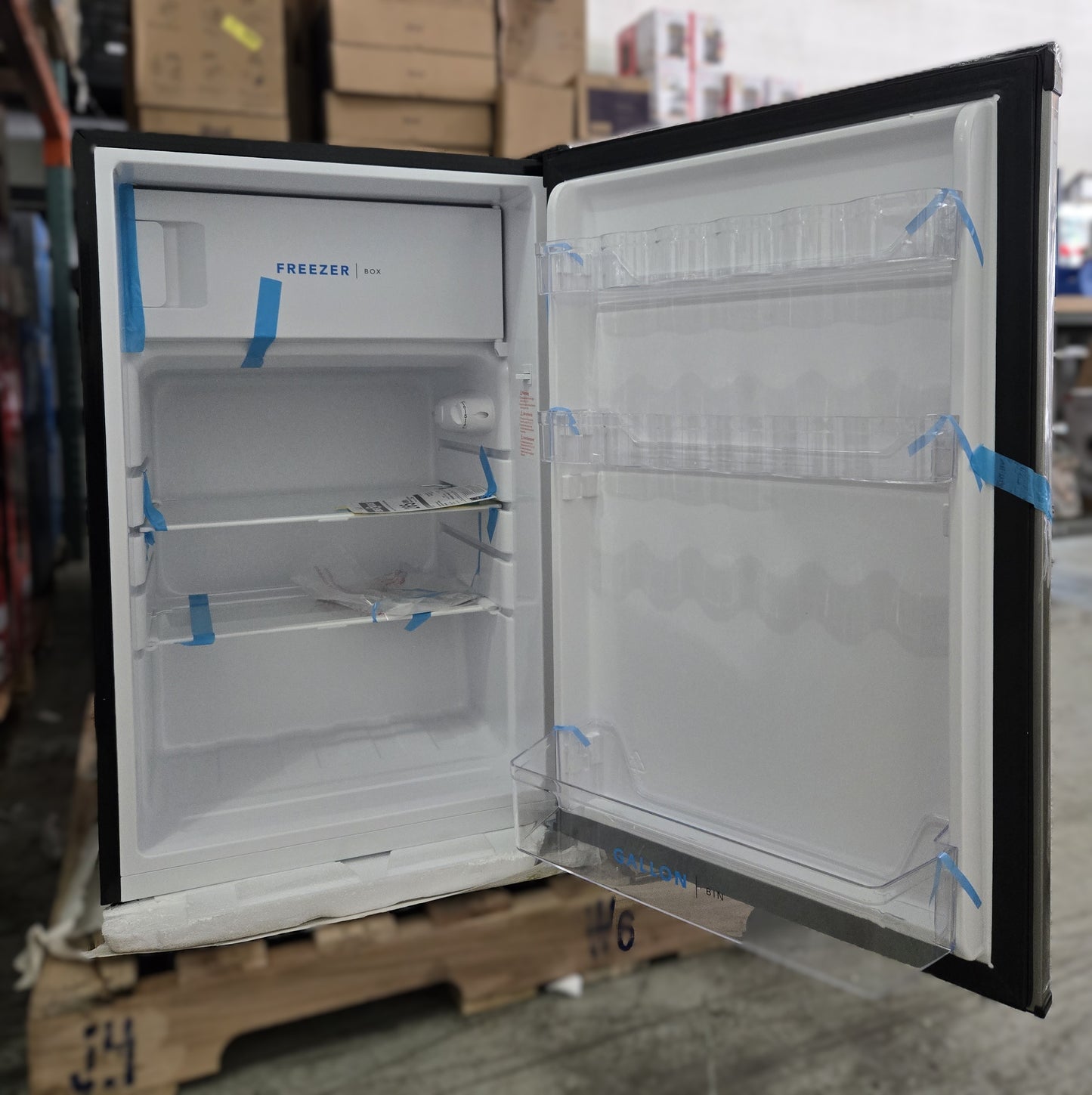 Frigidaire 4.5 Cu. Ft. Mini Fridge with Top Freezer - PICKUP ONLY