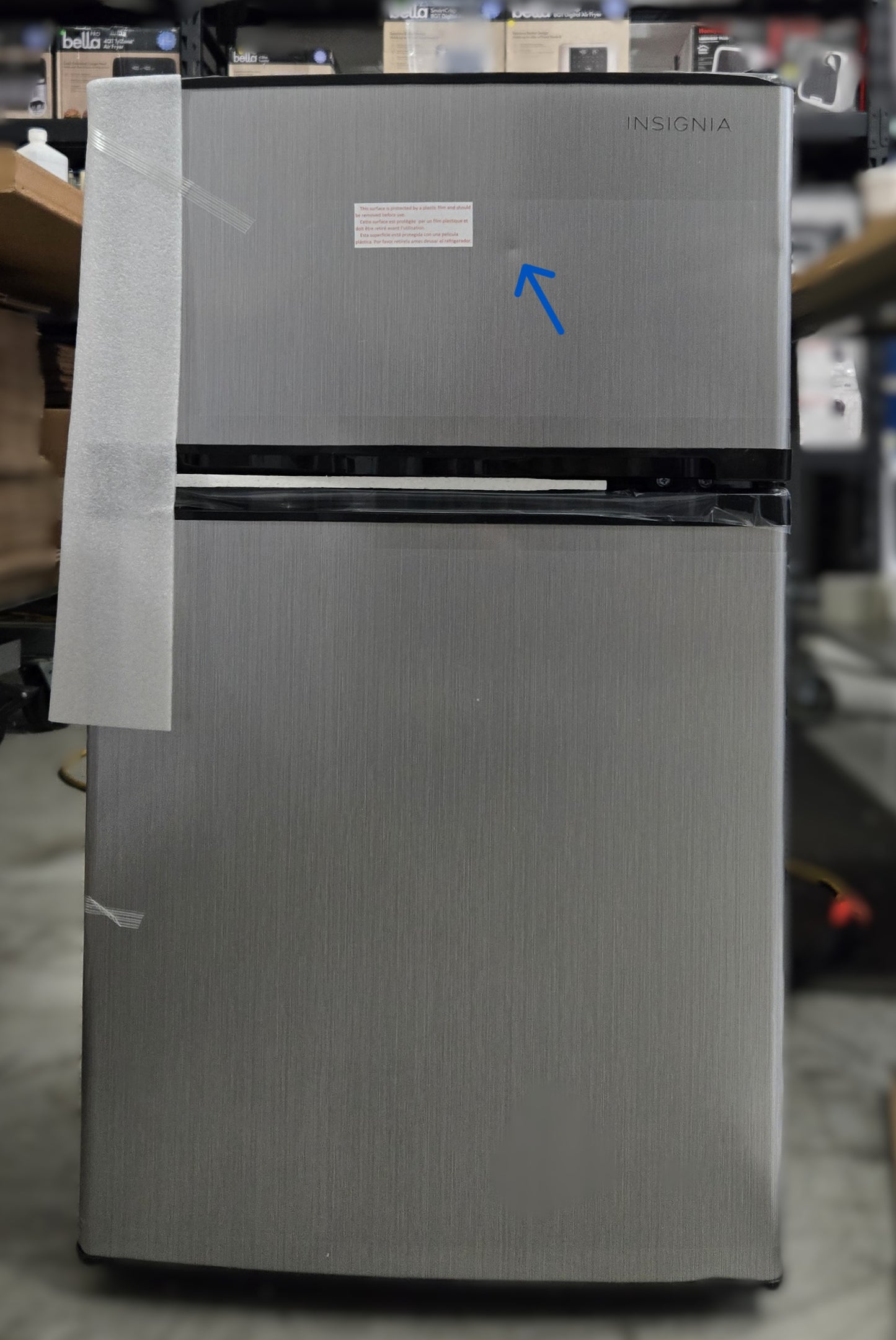 Insignia 3.0 Cu. Ft. Mini Fridge w/Top Freezer *PICKUP ONLY