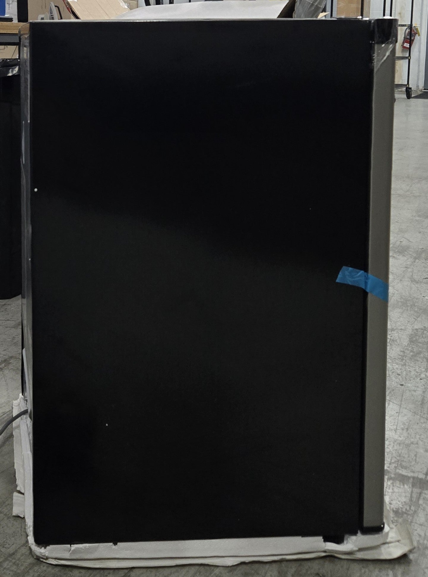 Frigidaire 4.5 Cu. Ft. Mini Fridge with Top Freezer - PICKUP ONLY