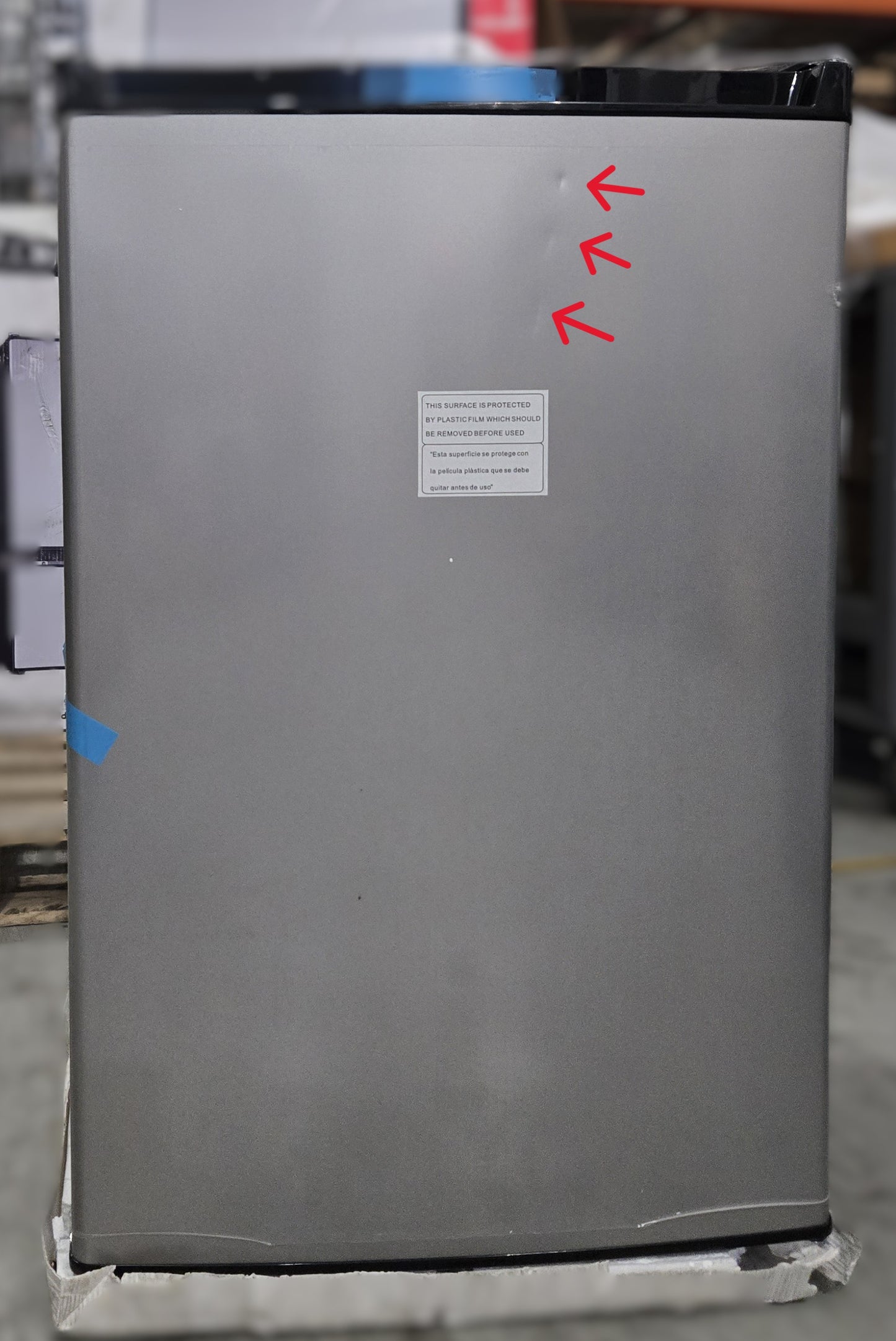 Frigidaire 4.5 Cu. Ft. Mini Fridge w/Top Freezer *SEE DESCRIPTION - PICKUP ONLY