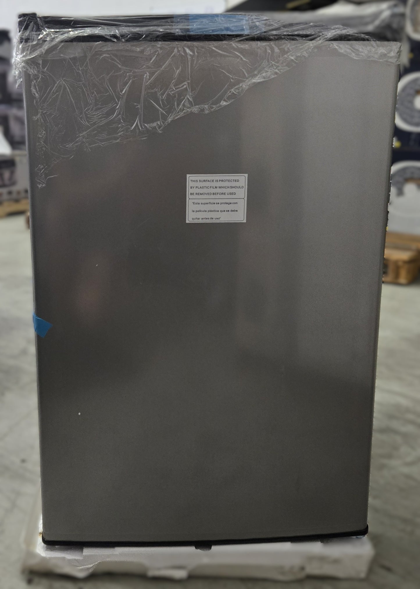 Frigidaire 4.5 Cu. Ft. Mini Fridge with Top Freezer - PICKUP ONLY