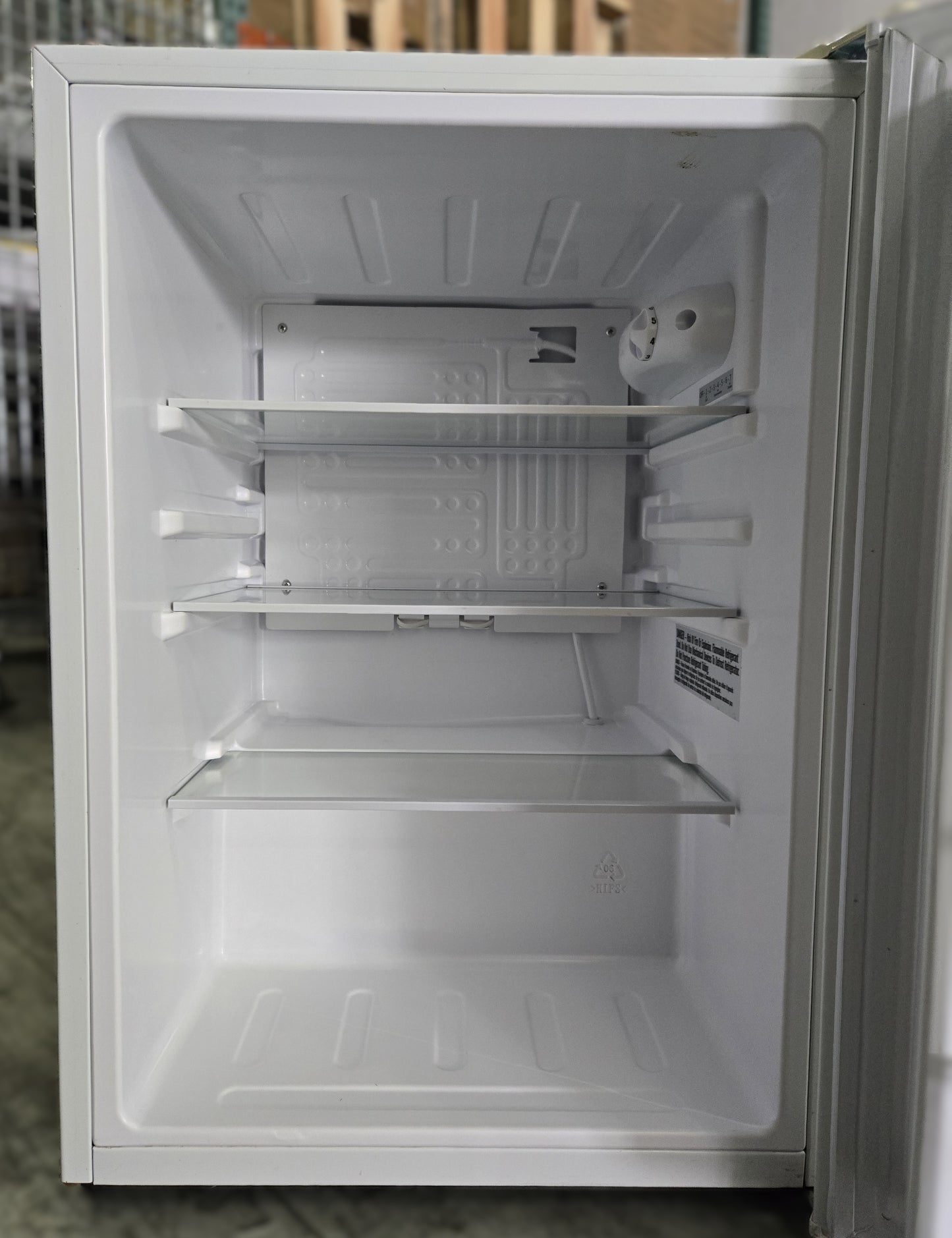 Insignia - 2.6 Cu. Ft. Mini Fridge - White *PICKUP ONLY