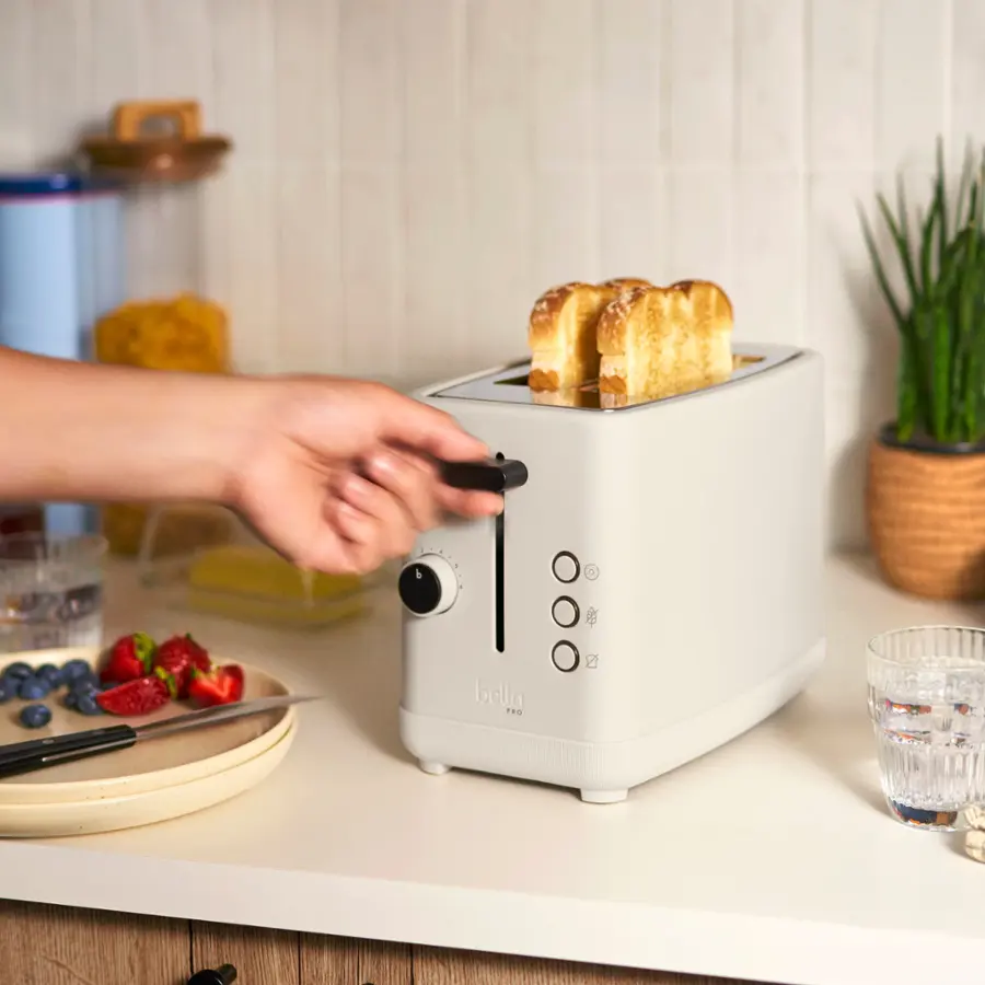 bella PRO - 2-Slice Toaster with Extra Wide Slots and Gluten Free button