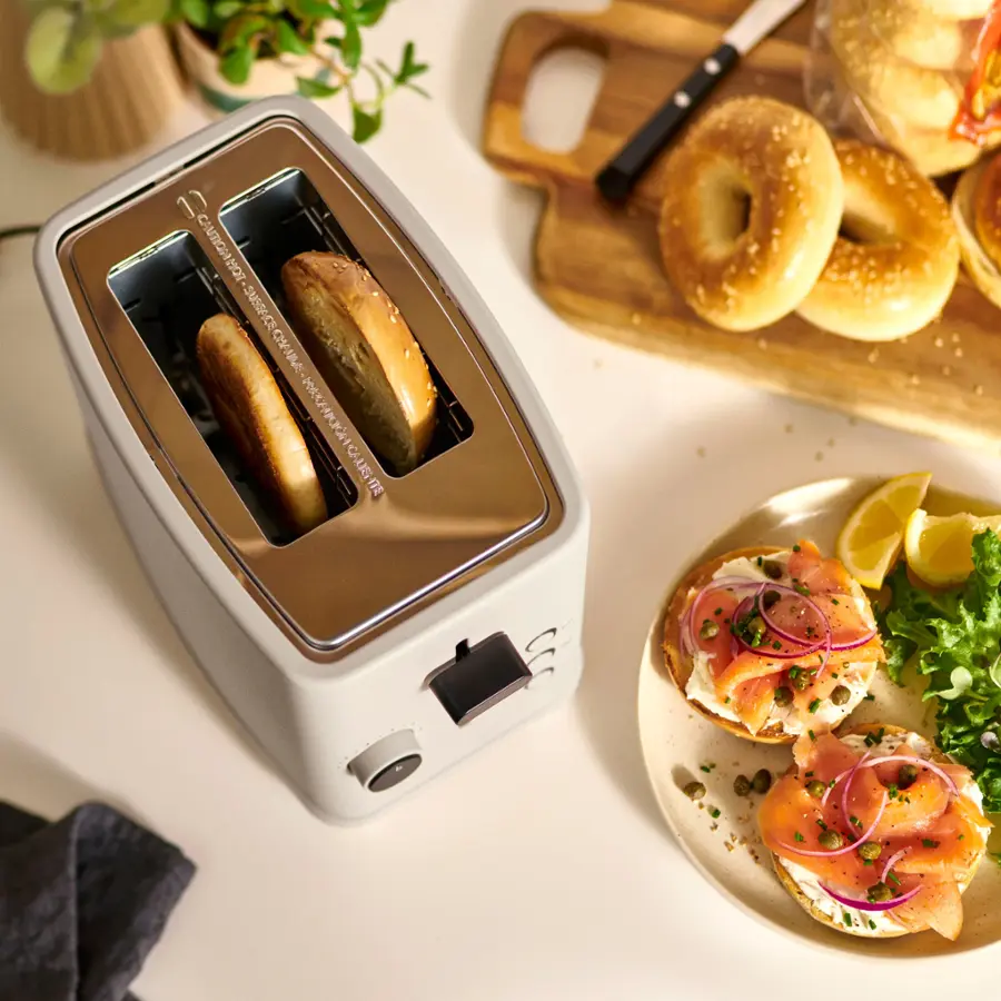 bella PRO - 2-Slice Toaster with Extra Wide Slots and Gluten Free button