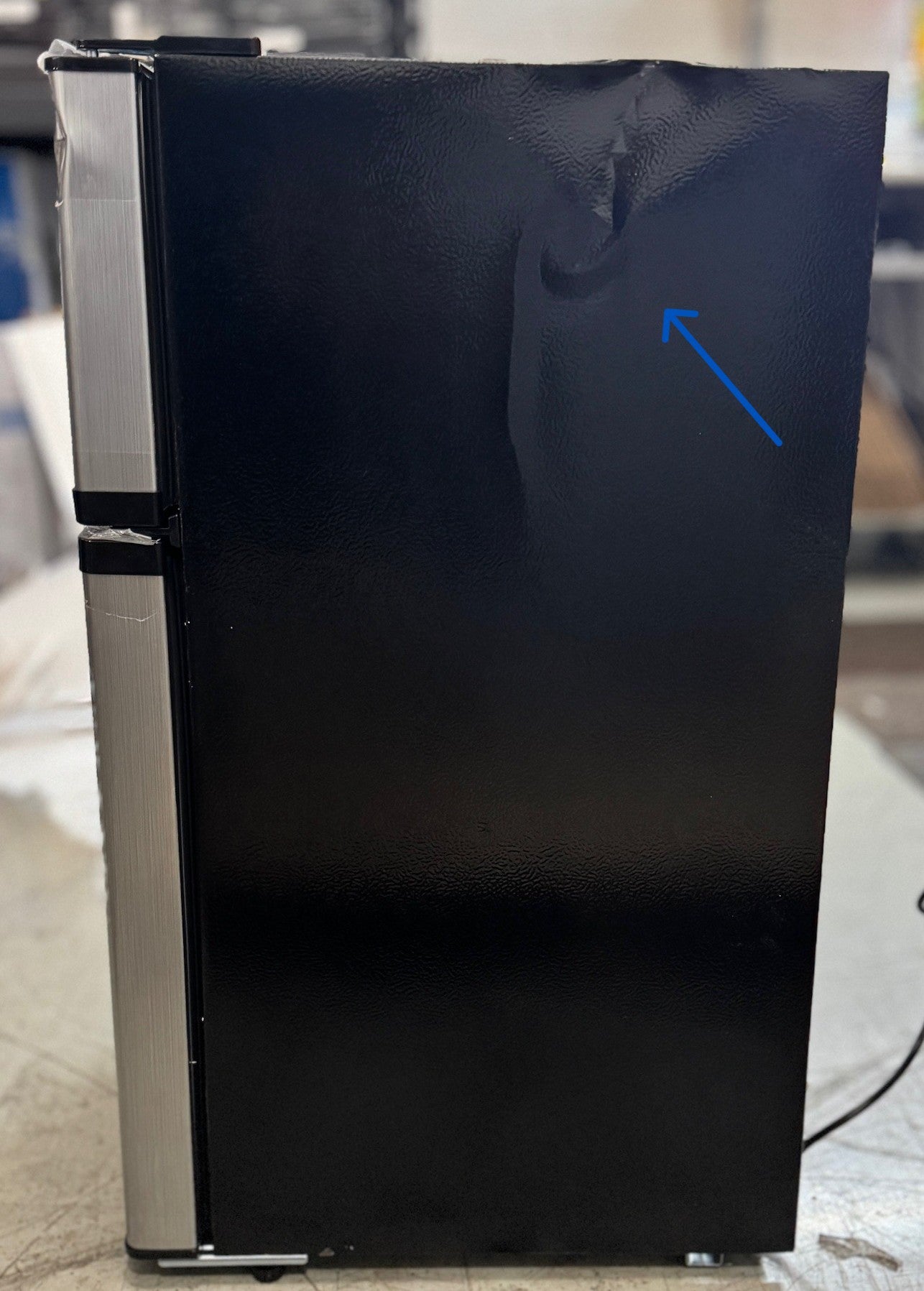 Insignia 3.0 Cu. Ft. Mini Fridge w/Top Freezer *PICKUP ONLY