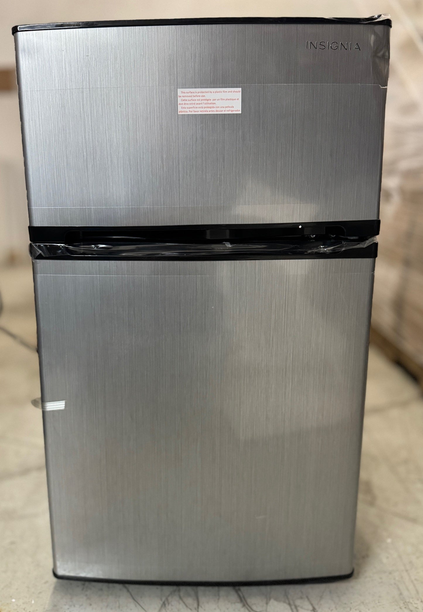 Insignia 3.0 Cu. Ft. Mini Fridge with Top Freezer *PICKUP ONLY