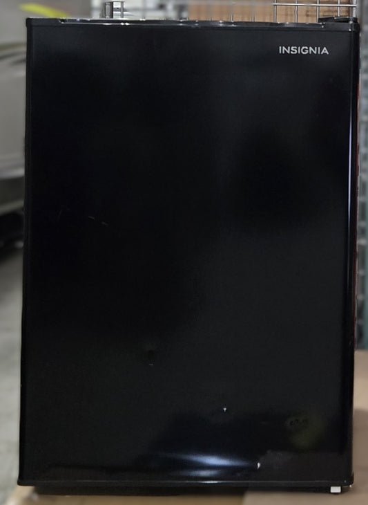 Insignia™ - 2.6 Cu. Ft. Mini Fridge - Black *PICKUP ONLY