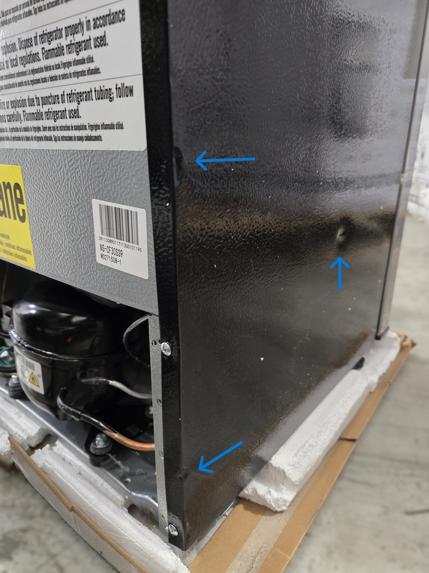 Insignia 3.0 Cu. Ft. Mini Fridge w/Top Freezer *PICKUP ONLY