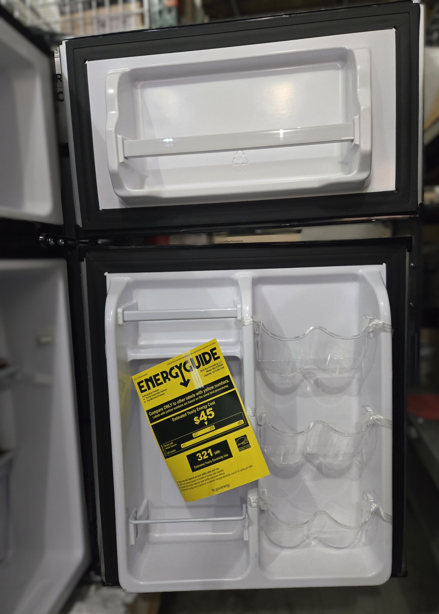 Insignia 3.0 Cu. Ft. Mini Fridge w/Top Freezer *PICKUP ONLY