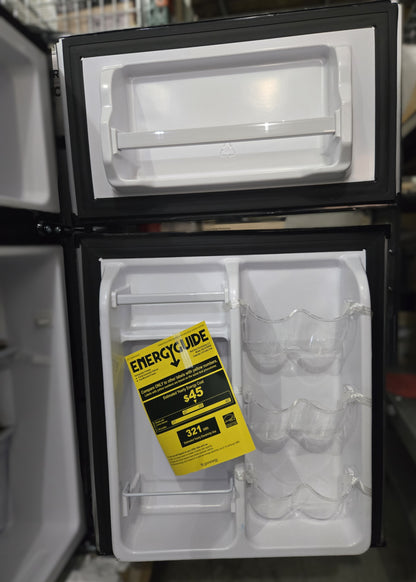 Insignia 3.0 Cu. Ft. Mini Fridge w/Top Freezer *PICKUP ONLY