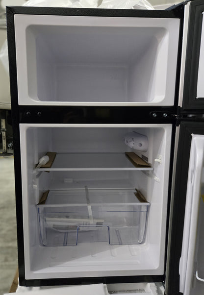 Insignia 3.0 Cu. Ft. Mini Fridge w/Top Freezer *PICKUP ONLY