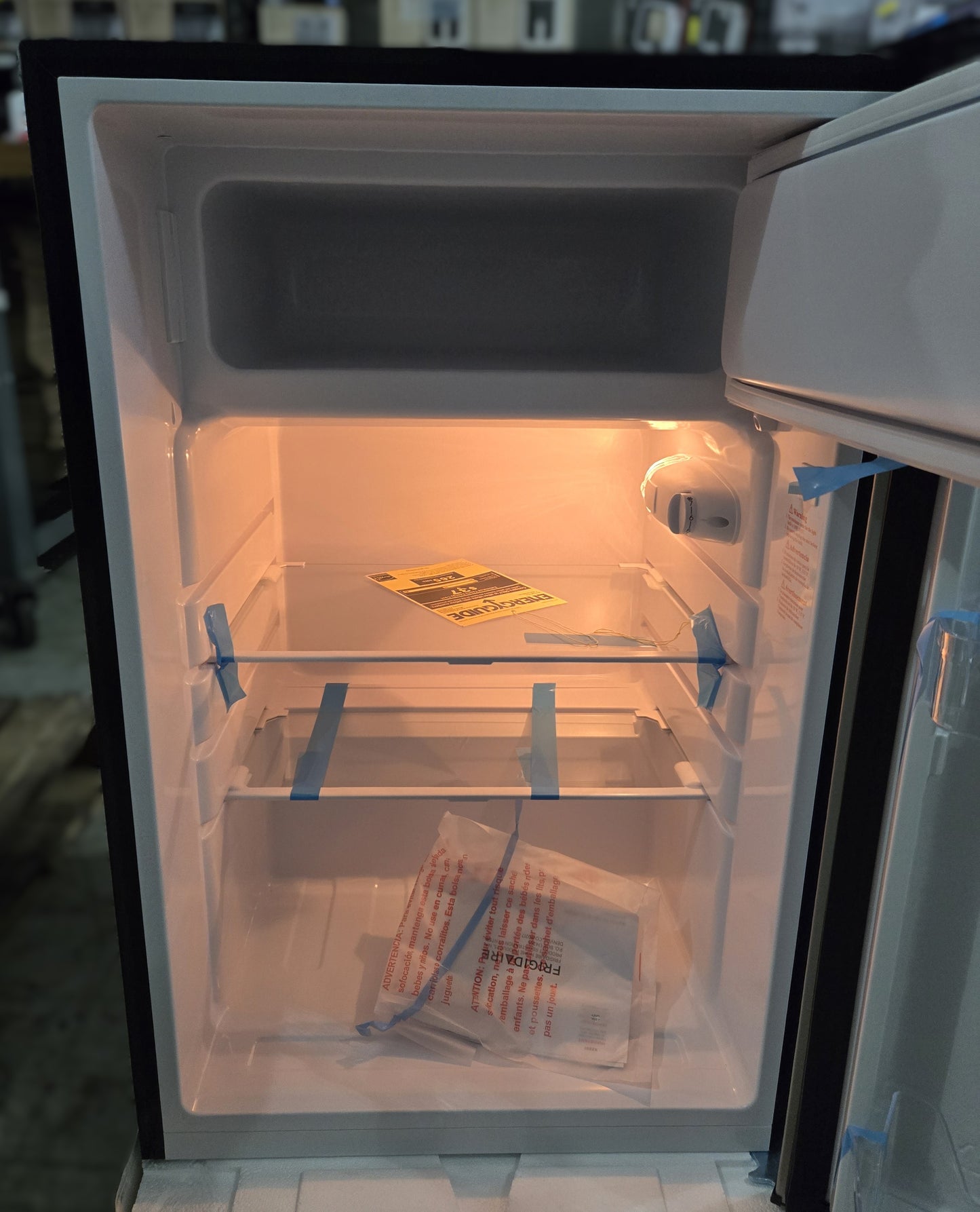 Frigidaire 4.5 Cu. Ft. Mini Fridge with Top Freeze - PICKUP ONLY