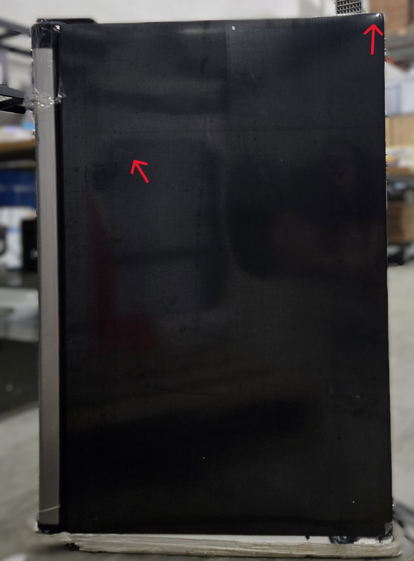 Frigidaire 4.5 Cu. Ft. Mini Fridge w/Top Freezer *SEE DESCRIPTION - PICKUP ONLY