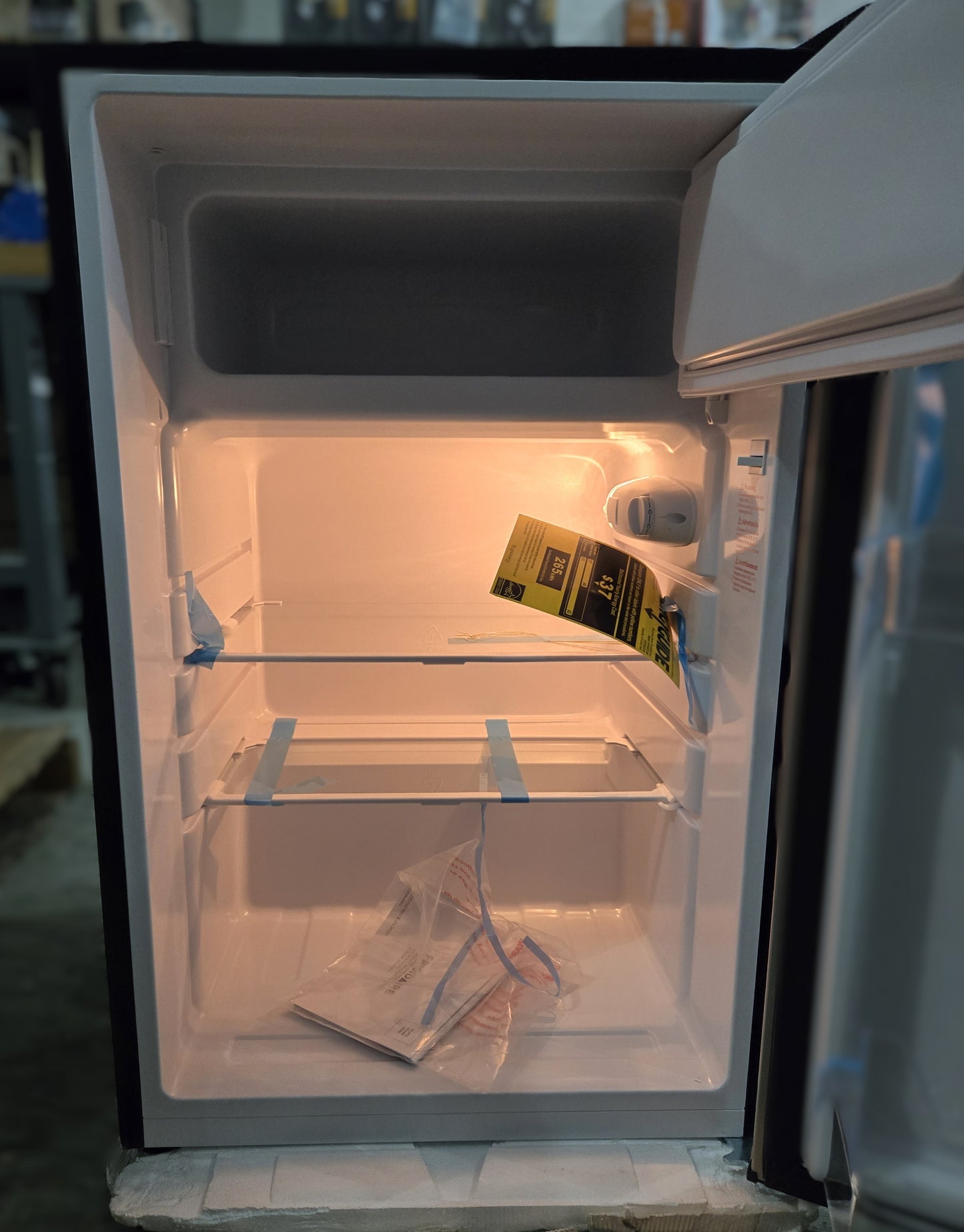 Frigidaire 4.5 Cu. Ft. Mini Fridge with Top Freeze - PICKUP ONLY