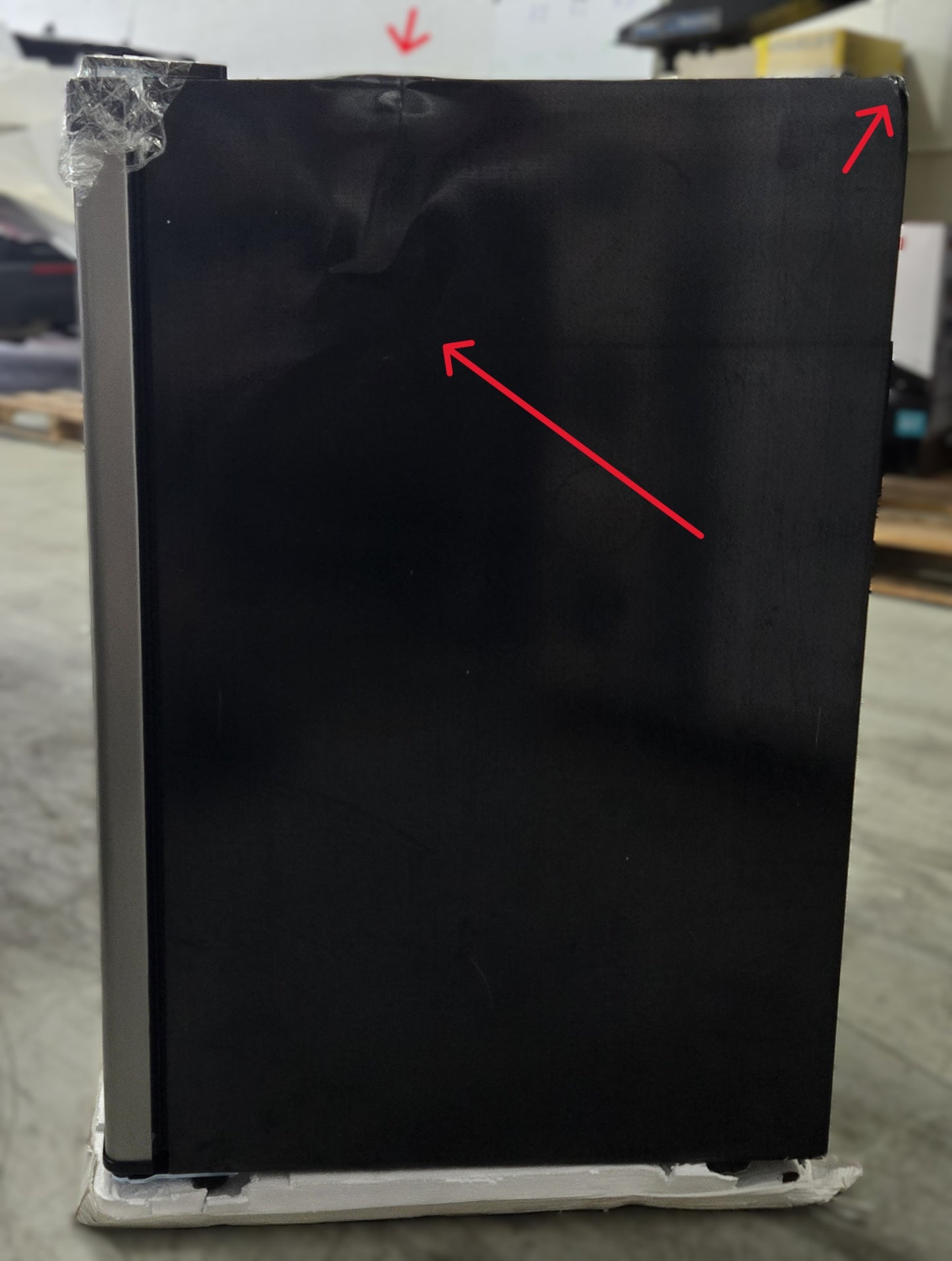 Frigidaire 4.5 Cu. Ft. Mini Fridge with Top Freezer - PICKUP ONLY