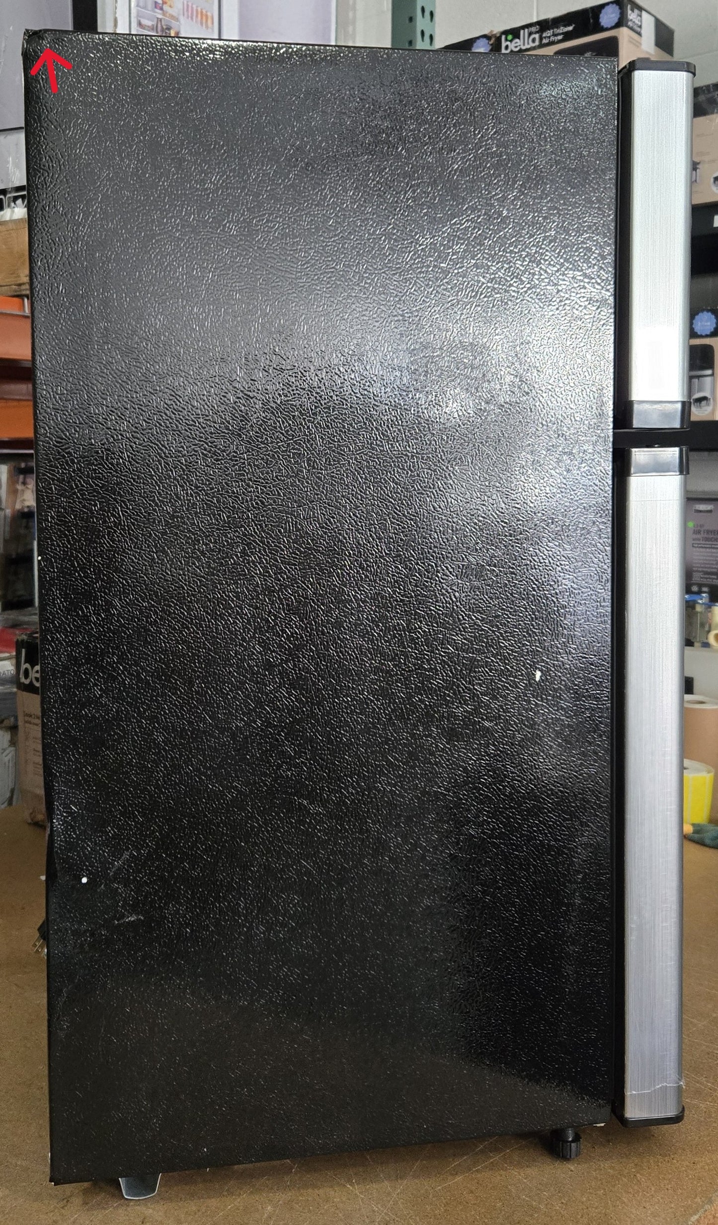 Insignia 3.0 Cu. Ft. Mini Fridge w/Top Freezer *PICKUP ONLY