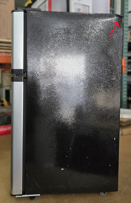 Insignia 3.0 Cu. Ft. Mini Fridge w/Top Freezer *PICKUP ONLY