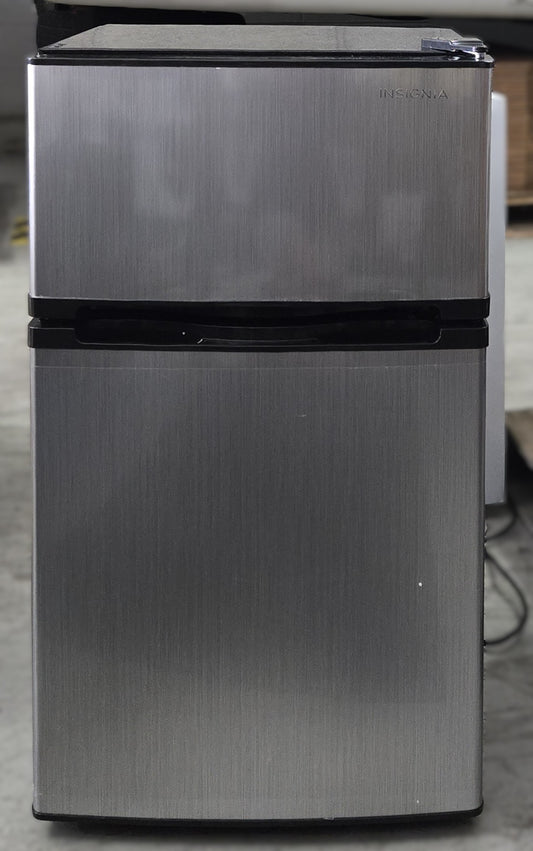Insignia 3.0 Cu. Ft. Mini Fridge w/Top Freezer *PICKUP ONLY