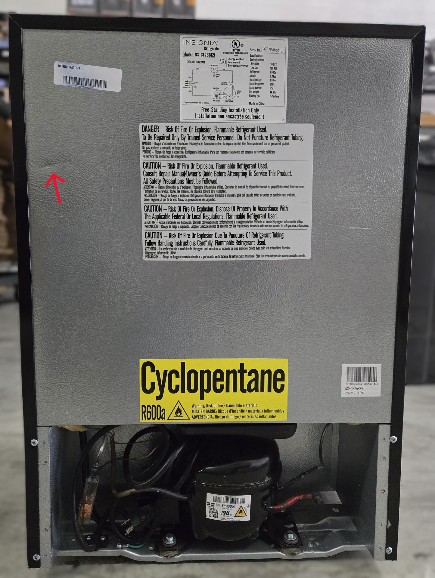 Insignia 2.6 Cu. Ft. Mini Fridge - Black *PICKUP ONLY