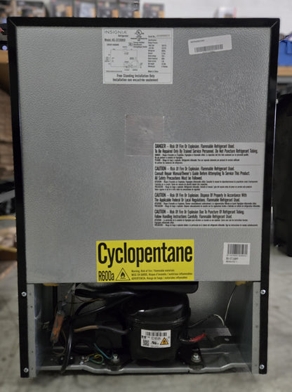 Insignia 2.6 Cu. Ft. Mini Fridge - Black *PICKUP ONLY