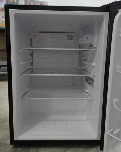 Insignia™ - 2.6 Cu. Ft. Mini Fridge - Black *PICKUP ONLY