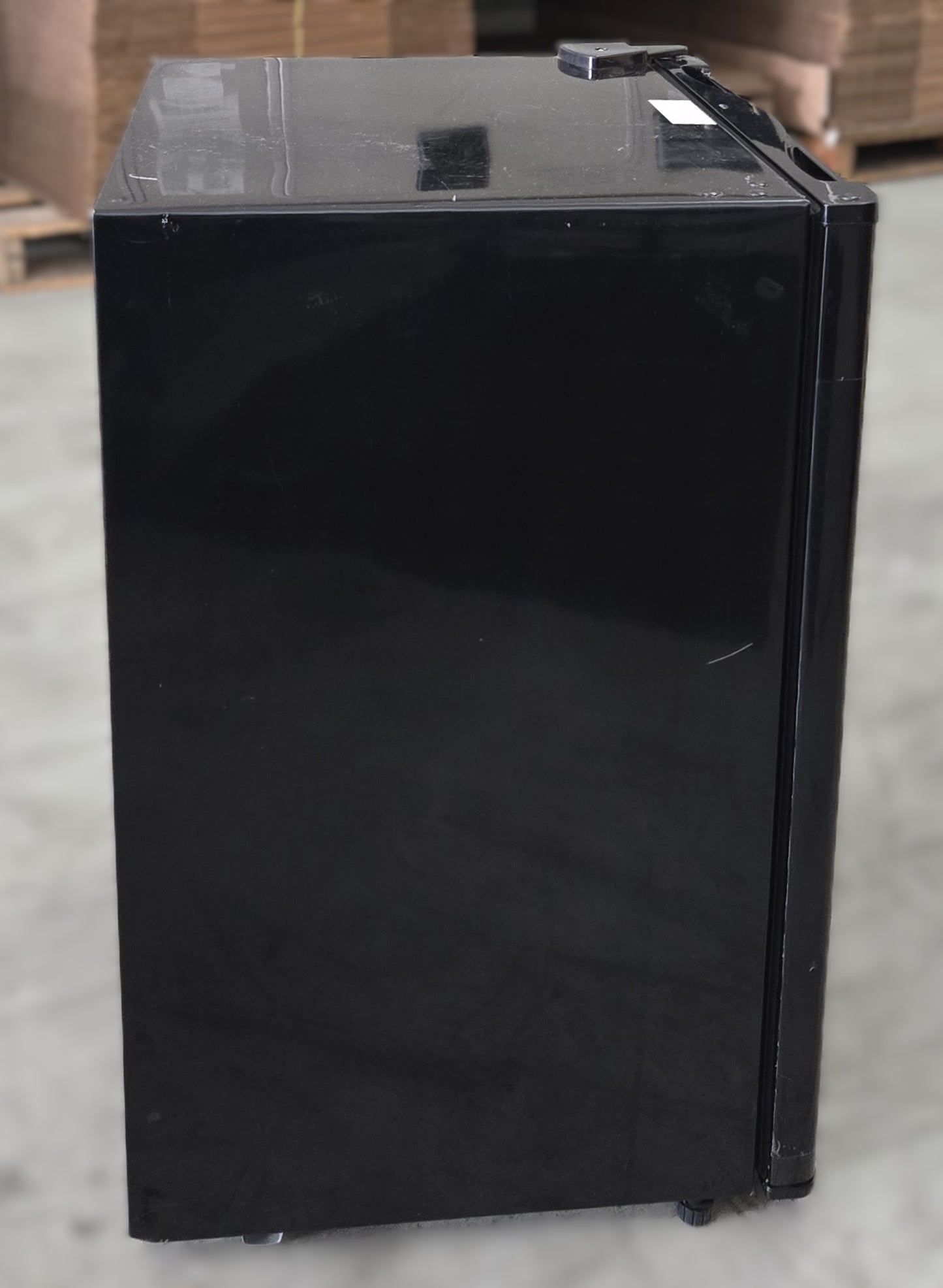 Insignia™ - 2.6 Cu. Ft. Mini Fridge - Black *PICKUP ONLY