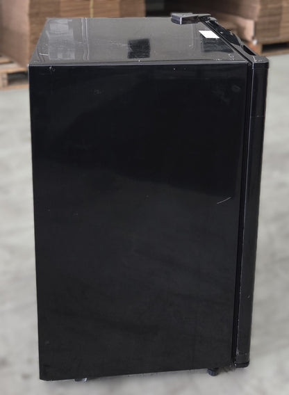 Insignia™ - 2.6 Cu. Ft. Mini Fridge - Black *PICKUP ONLY