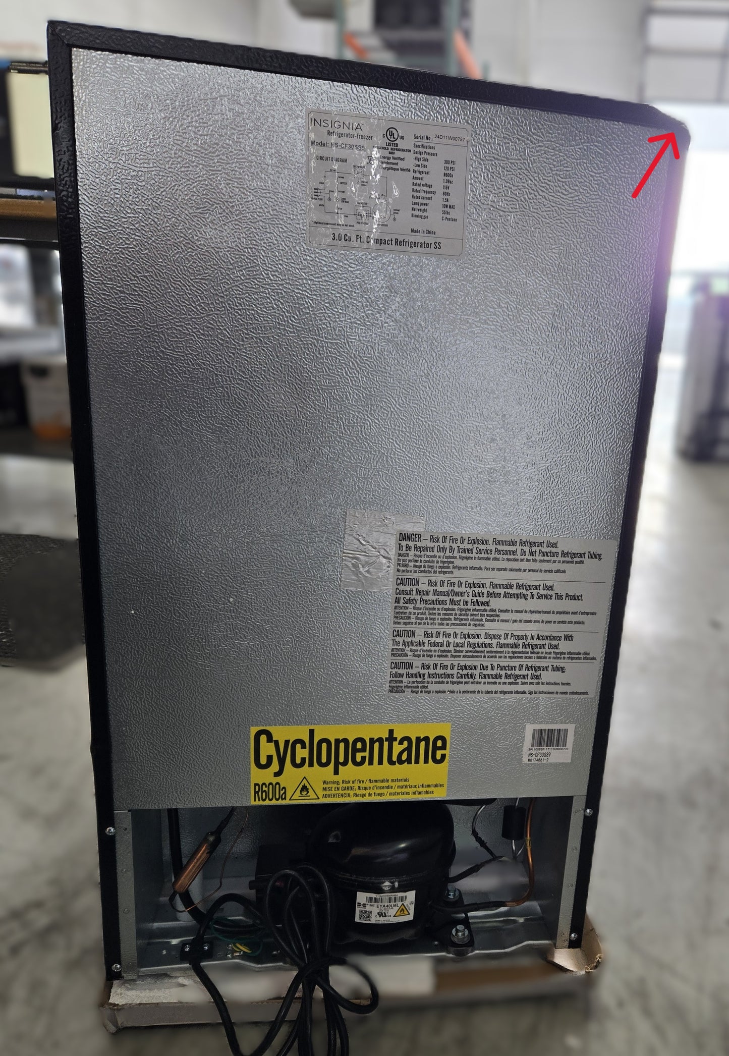 Insignia 3.0 Cu. Ft. Mini Fridge w/Top Freezer *PICKUP ONLY